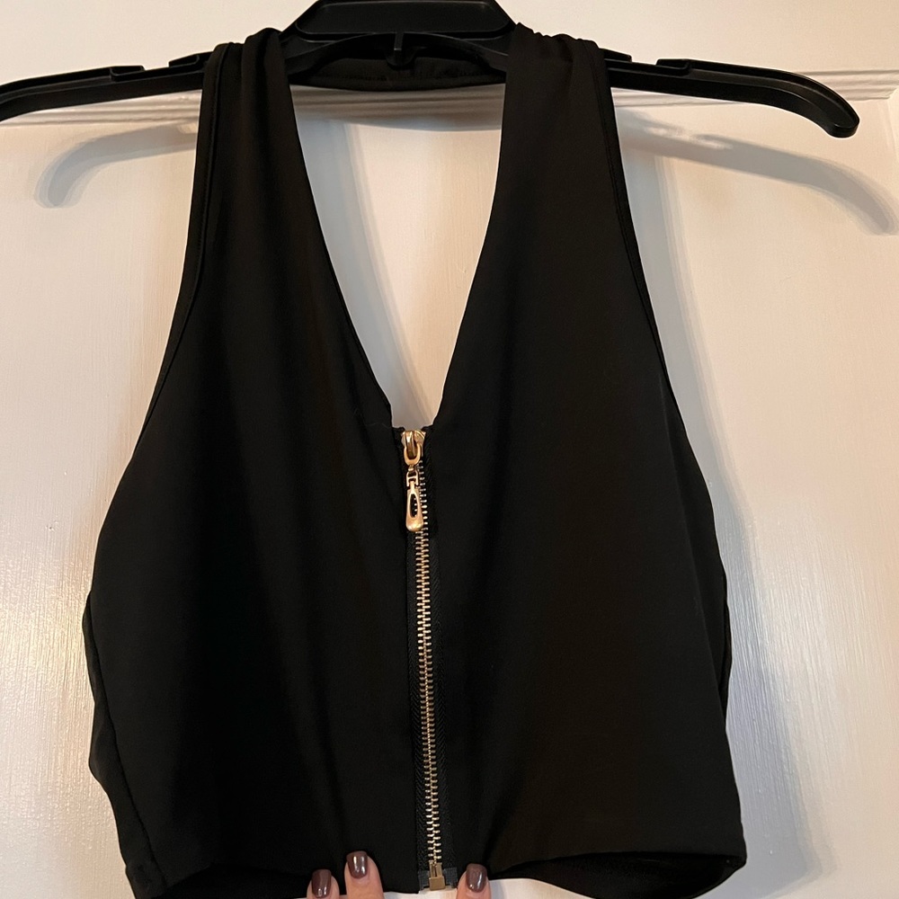 Black zip up crop top